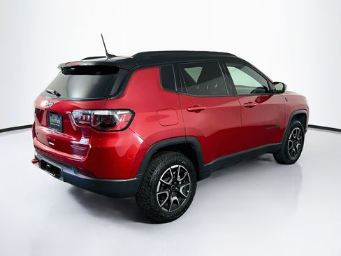 Used 2025 Jeep Compass Trailhawk w/ Trailer Tow Group AWD/4WD image 9