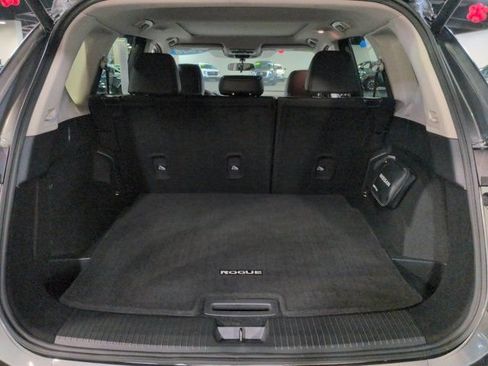 Used 2026 Nissan Rogue SV w/ SV Premium Package FWD image 12