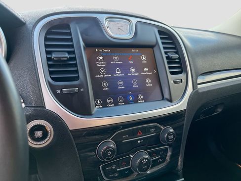 Used 2022 Chrysler 300 Touring w/ Sport Appearance Package image 14