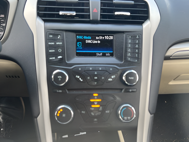 Used 2013 Ford Fusion SE FWD image 10