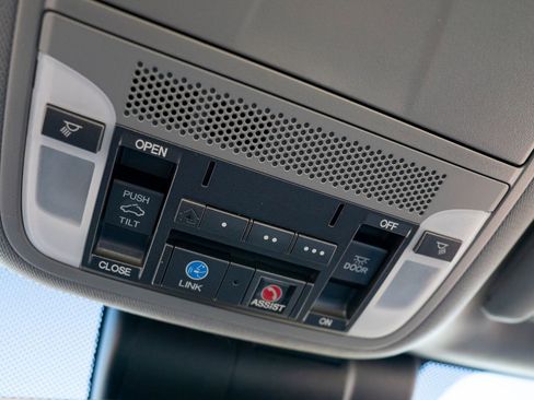 Certified 2016 Acura TLX w/ Technology Package image 34