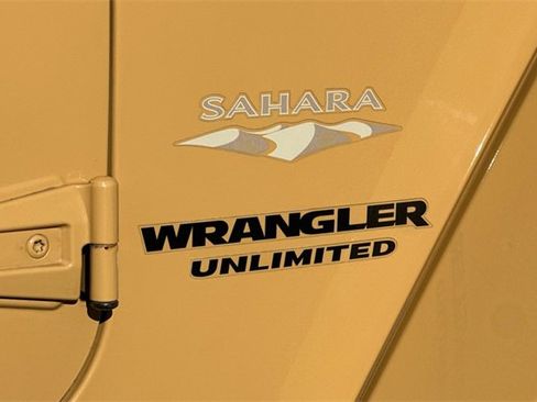 Used 2013 Jeep Wrangler Unlimited Sahara w/ Connectivity Group image 27