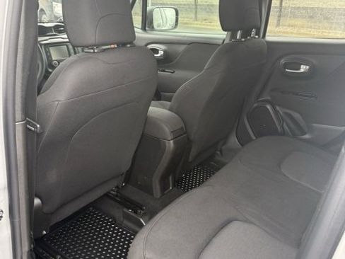 Used 2019 Jeep Renegade Sport image 32