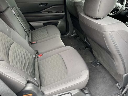 Used 2025 Nissan Pathfinder SV AWD/4WD image 22