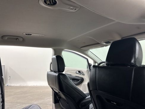 Used 2024 Chrysler Pacifica Touring-L image 22