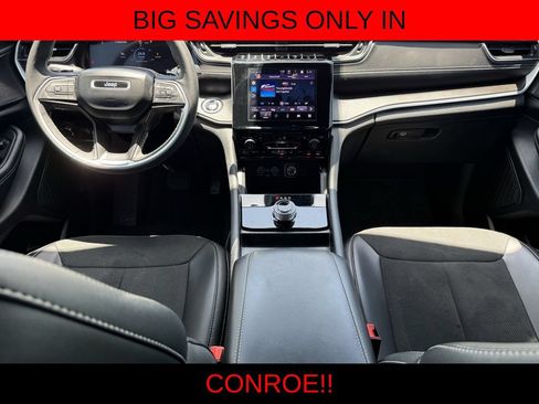 Used 2025 Jeep Grand Cherokee Altitude RWD image 26