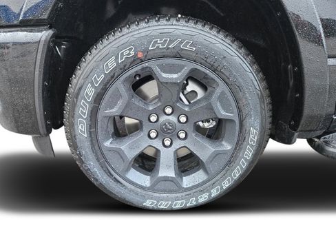 New 2026 RAM 1500 4x4 Crew Cab image 33