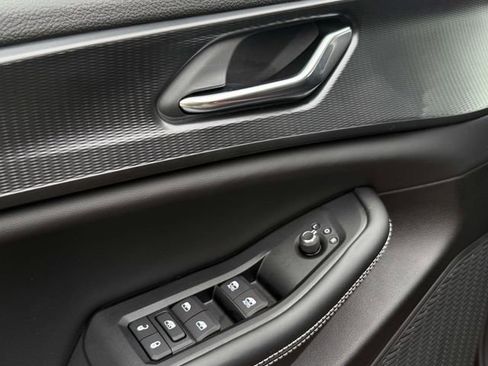 New 2025 Jeep Grand Cherokee L Altitude image 25