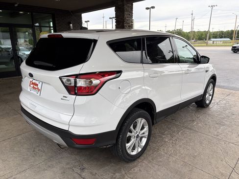 Used 2017 Ford Escape SE FWD image 6