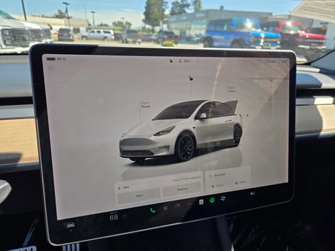 Used 2022 Tesla Model Y Performance image 23