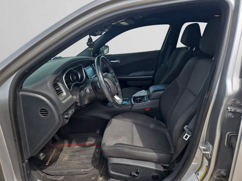 Used 2018 Dodge Charger R/T RWD image 9