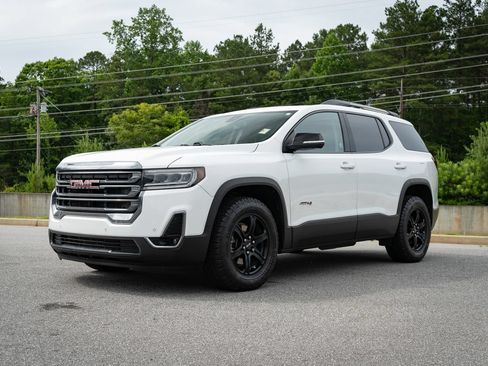 Used 2022 GMC Acadia AT4 w/ Preferred Package AWD/4WD image 3