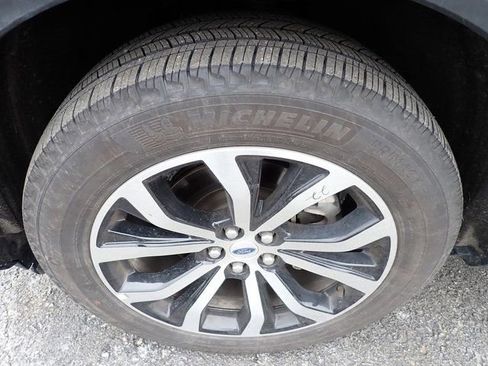 Used 2025 Ford Explorer ST-Line image 9