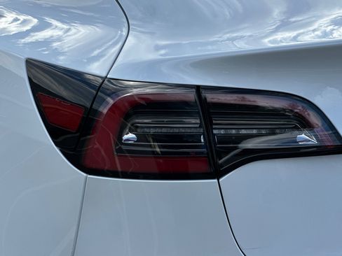 Used 2023 Tesla Model 3 Standard Range image 47