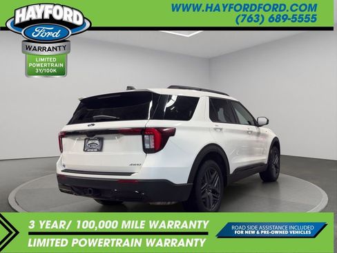 Used 2025 Ford Explorer ST-Line w/ ST-Line Street Pack AWD/4WD image 3
