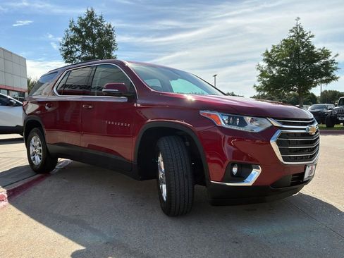 Used 2020 Chevrolet Traverse LT FWD image 4
