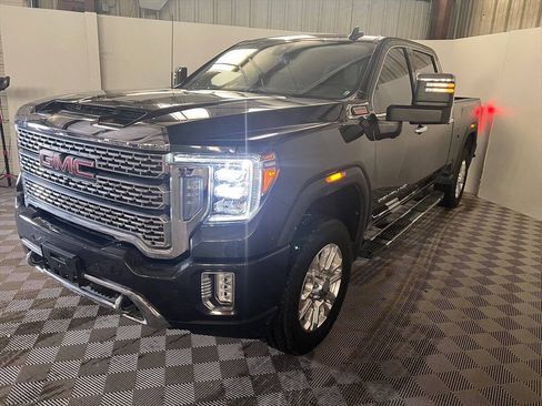 Used 2022 GMC Sierra 3500 Denali w/ Denali Ultimate Package AWD/4WD image 2