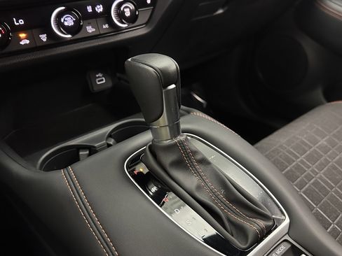 Used 2025 Honda HR-V Sport image 15