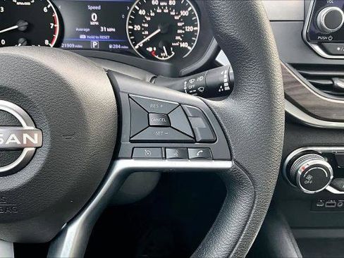 Certified 2025 Nissan Altima 2.5 SV image 24