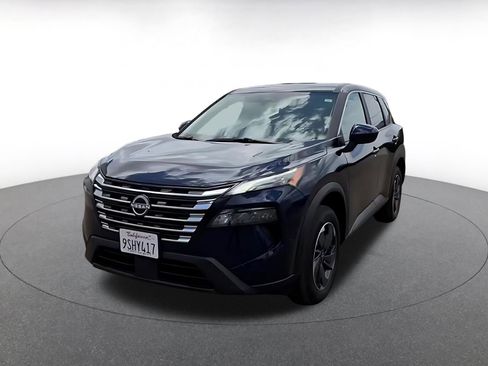 Used 2025 Nissan Rogue SV FWD image 7