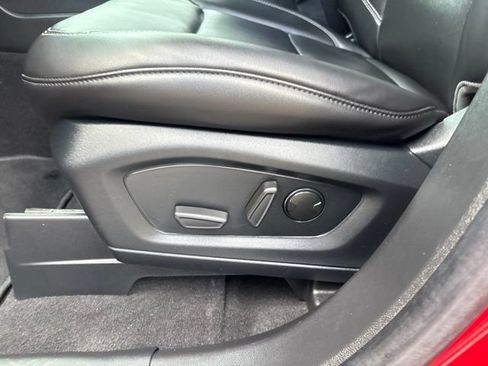 Used 2023 Ford Explorer XLT w/ Equipment Group 202A RWD image 16