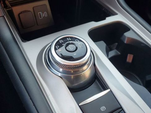 Certified 2022 Ford Explorer XLT image 32