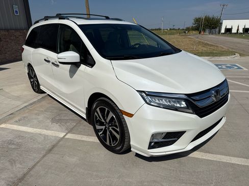 Used 2018 Honda Odyssey Elite image 8