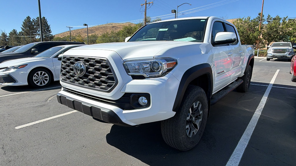 Used 2023 Toyota Tacoma TRD Off-Road w/ Technology Package AWD/4WD image 4
