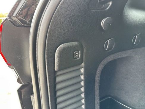 Used 2018 Jeep Grand Cherokee Altitude AWD/4WD image 11