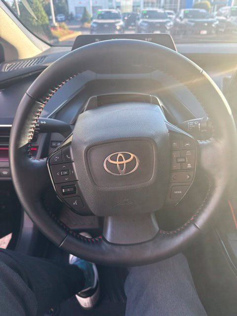 Used 2023 Toyota Prius Prime FWD image 7