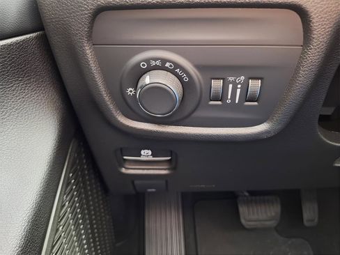 Used 2023 Jeep Grand Cherokee L Laredo image 22