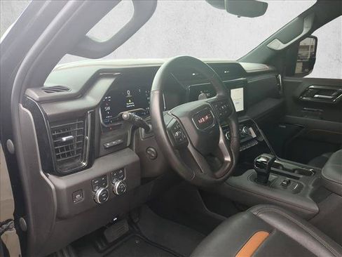 Used 2024 GMC Sierra 1500 AT4 w/ Technology Package AWD/4WD image 12