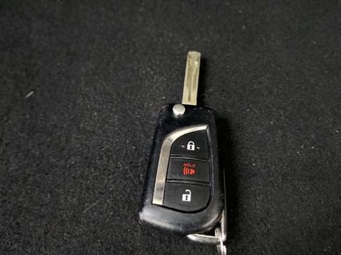 Used 2022 Toyota RAV4 LE FWD image 80