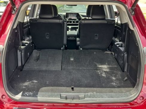 Used 2022 Toyota Highlander Limited FWD image 25