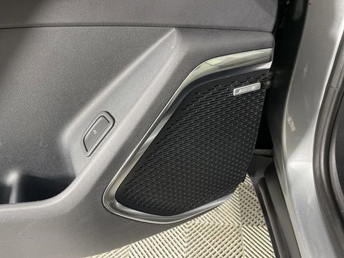 Used 2024 GMC Acadia Elevation image 23