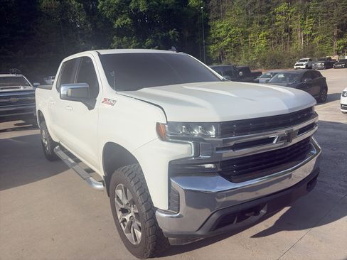Used 2022 Chevrolet Silverado 1500 LT image 1