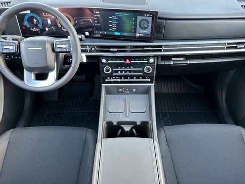 Used 2025 Hyundai Santa Fe SE image 12