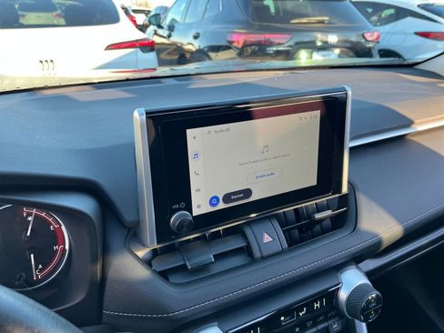 Used 2025 Toyota RAV4 XLE image 20