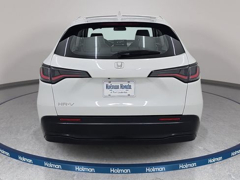 Used 2023 Honda HR-V LX image 7