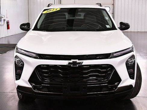 Used 2024 Chevrolet Trax ACTIV image 2