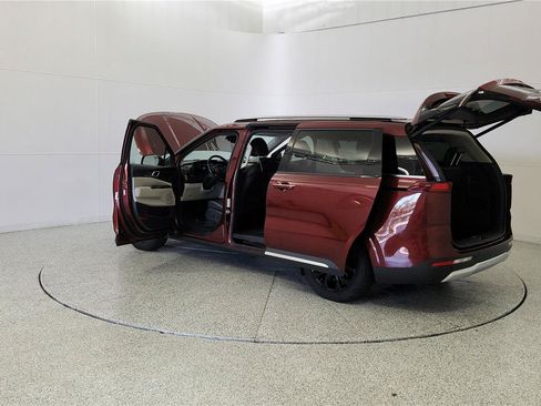 Used 2022 Kia Carnival SX Prestige FWD image 11
