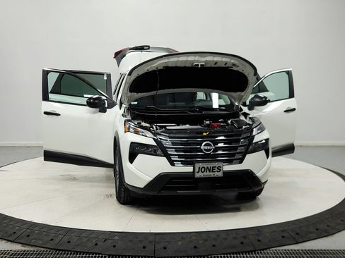 Used 2024 Nissan Rogue S AWD/4WD image 11