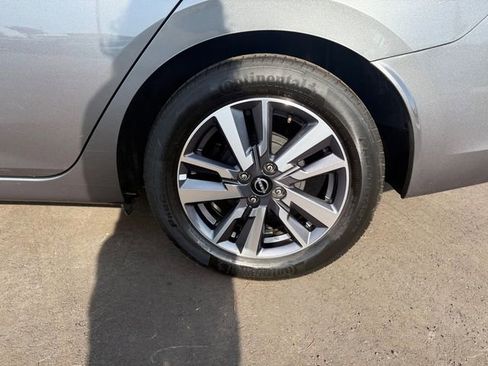 Used 2023 Nissan Versa SV image 8