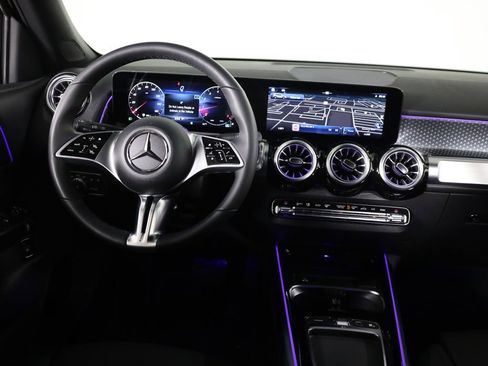 Certified 2025 Mercedes-Benz GLB 250 4MATIC image 47