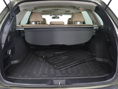Used 2016 Subaru Outback 2.5i Limited AWD/4WD image 9
