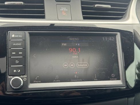 Used 2019 Nissan Sentra SV w/ Special Edition Package FWD image 8