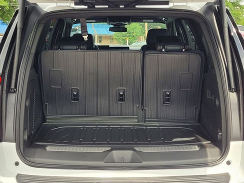 New 2026 GMC Yukon AT4 w/ LPO, Floor Liner Package AWD/4WD image 9