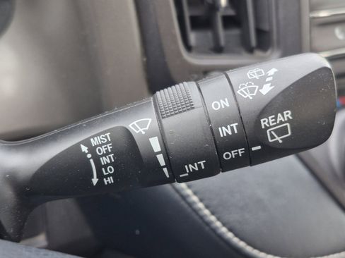 Used 2018 Toyota RAV4 XLE image 31