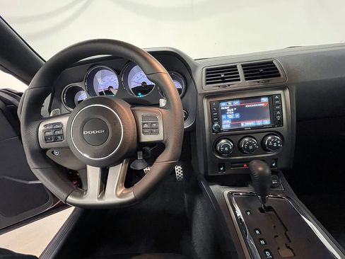Used 2014 Dodge Challenger SXT image 85