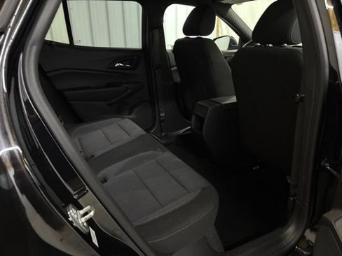 Used 2024 Chevrolet Trax RS FWD image 14